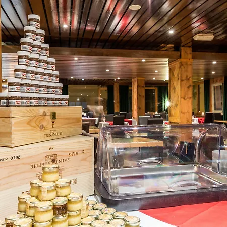 Madame & Le Mottaret Hotel