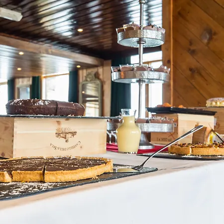 Madame & Le Mottaret Hotel 3*