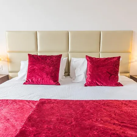 Madame & Le Mottaret Hotel 3*